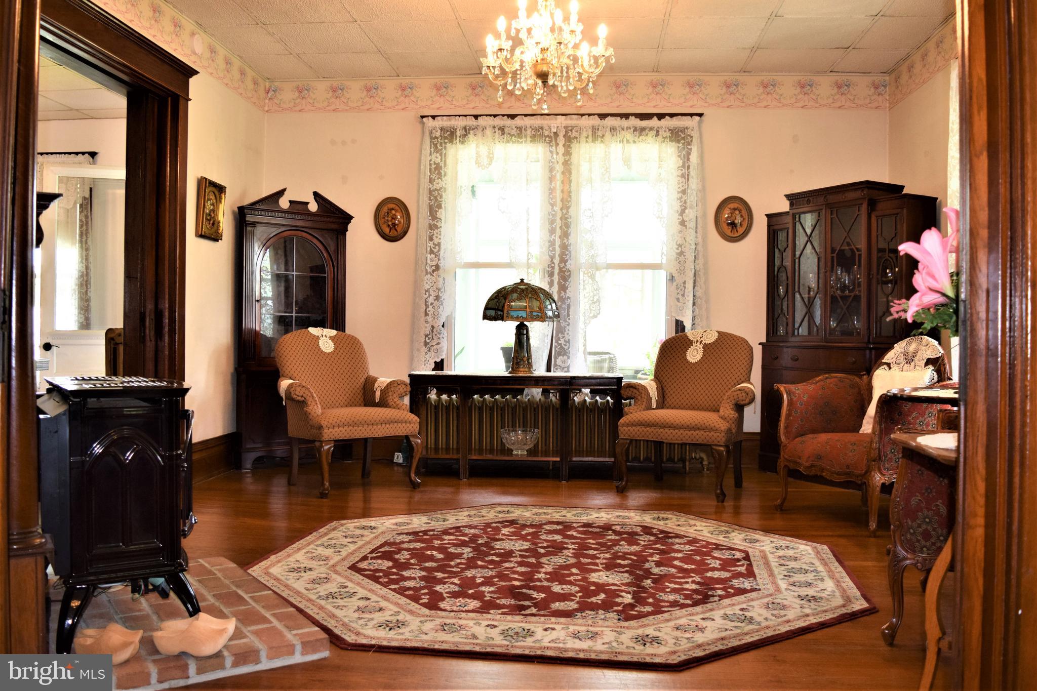 3296 Sackertown Road Crisfield, MD 21817 - Photo 13 of 39 Living Room