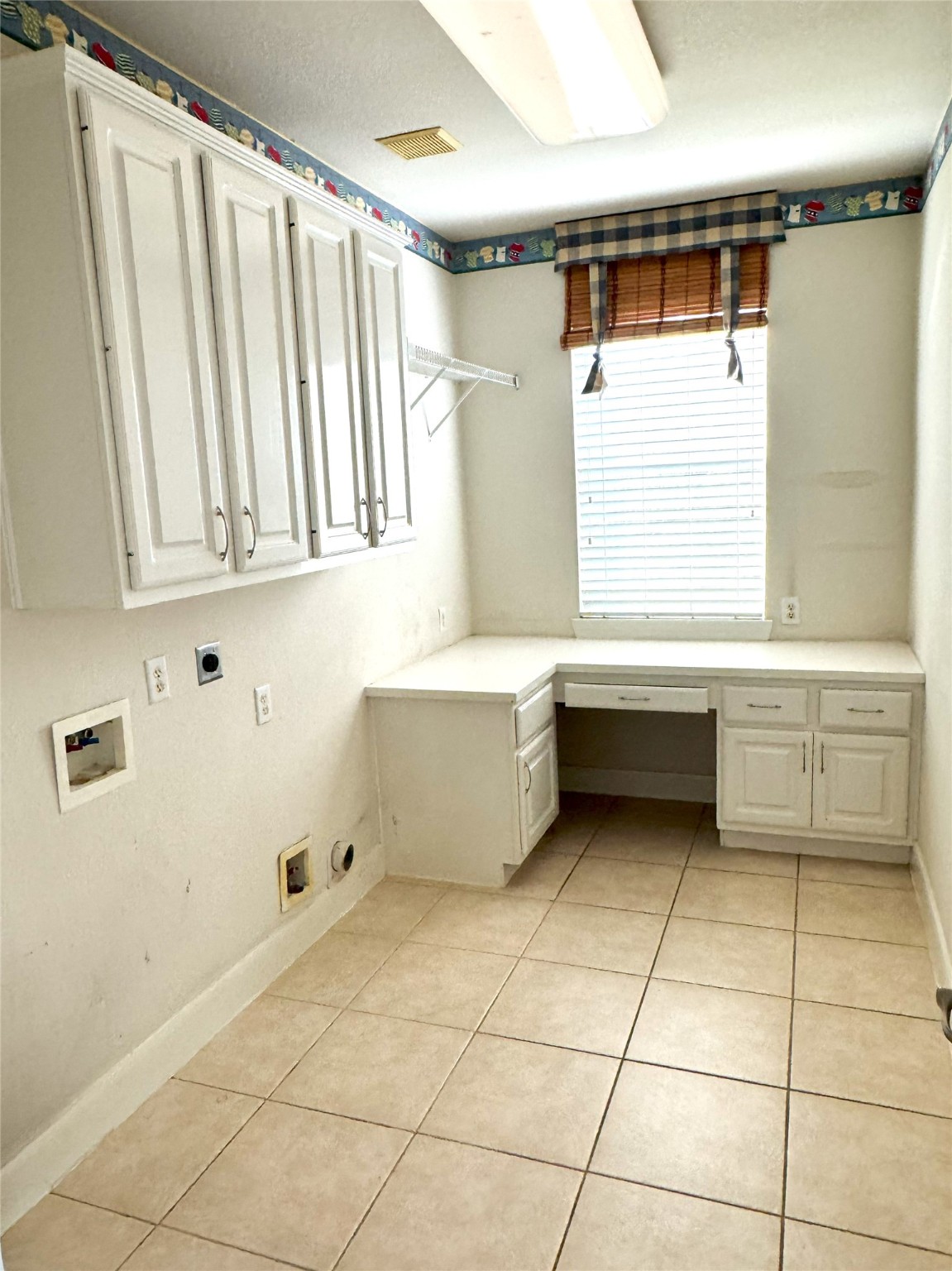12442 Lago Bend Lane Houston, TX 77041 - Photo 13 of 31 a bathroom with a bathtub and a shower
