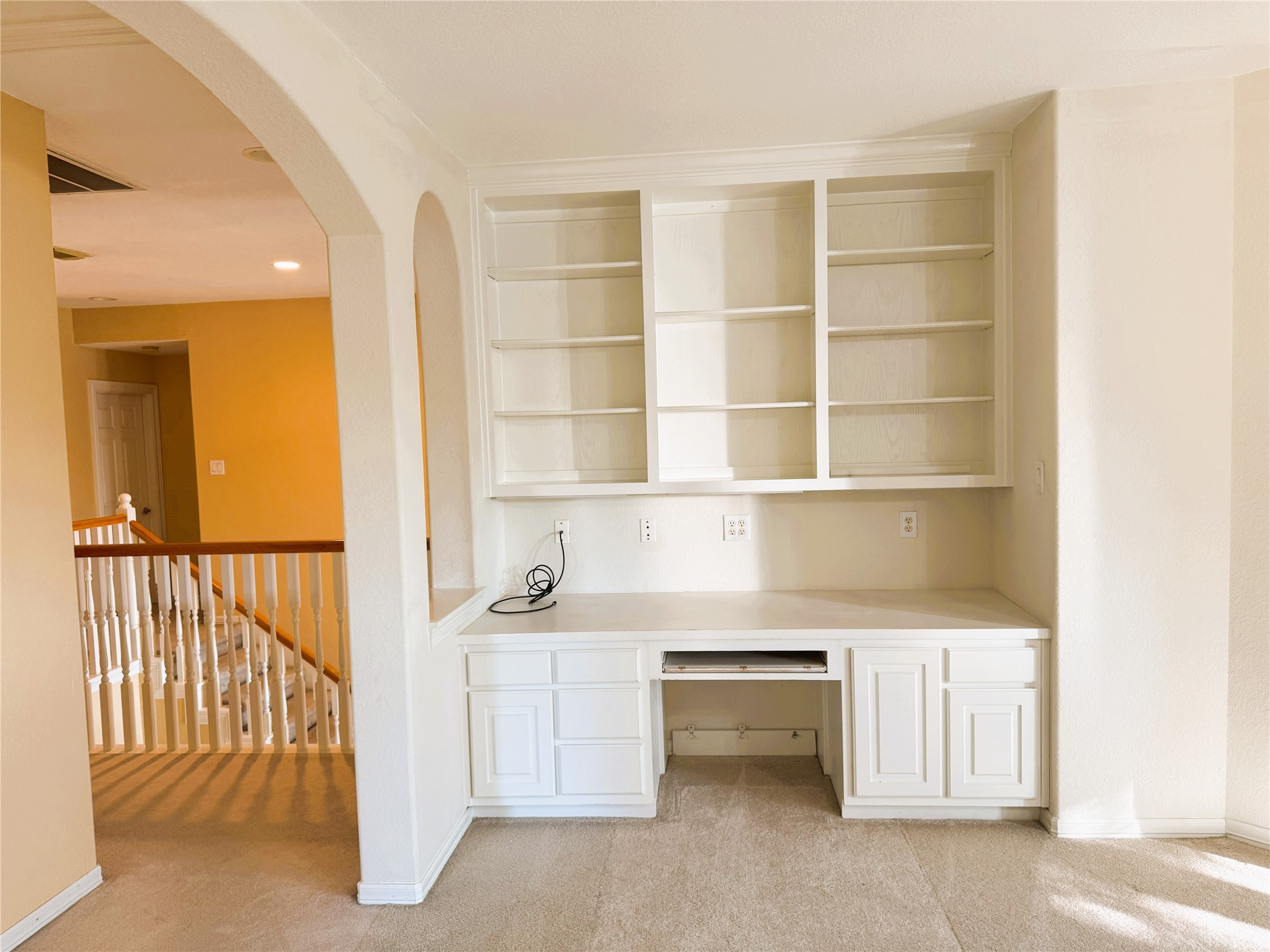 12442 Lago Bend Lane Houston, TX 77041 - Photo 22 of 31 a view of a hallway with closet