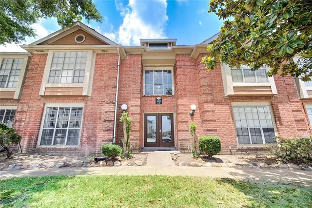 $1,450 | 12200 Overbrook Lane, Unit 31A, Houston, TX 77077