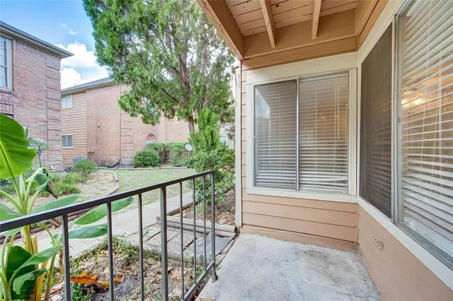 $1,450 | 12200 Overbrook Lane, Unit 31A, Houston, TX 77077