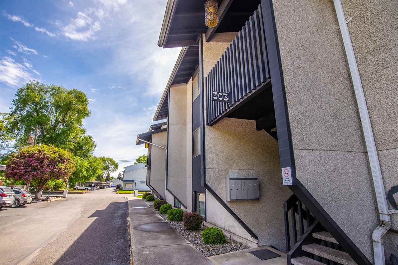 303 North Raymond Road, Unit 8 Spokane Valley, WA 99206 - Photo 2 of 19