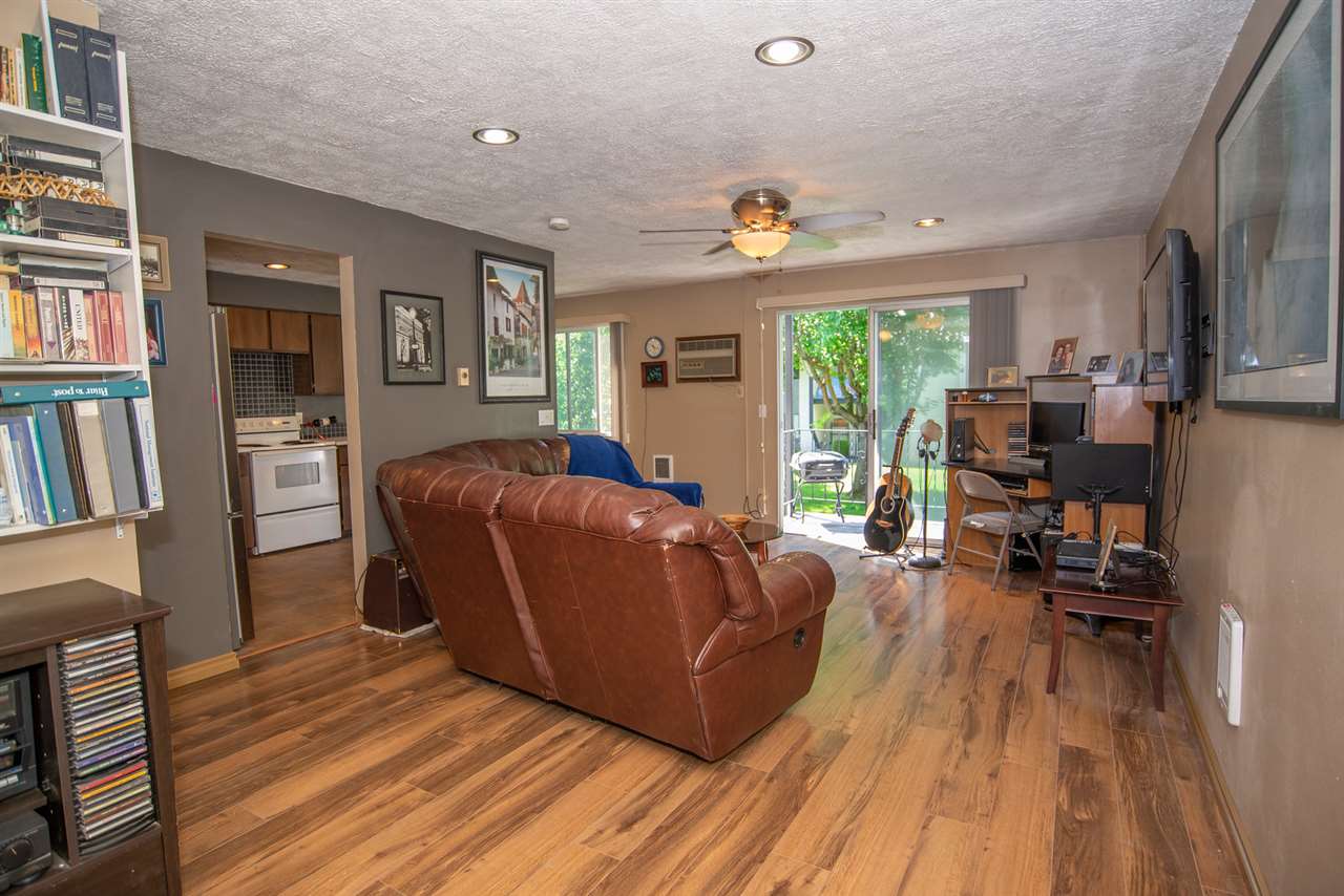 303 North Raymond Road, Unit 8 Spokane Valley, WA 99206 - Photo 3 of 19
