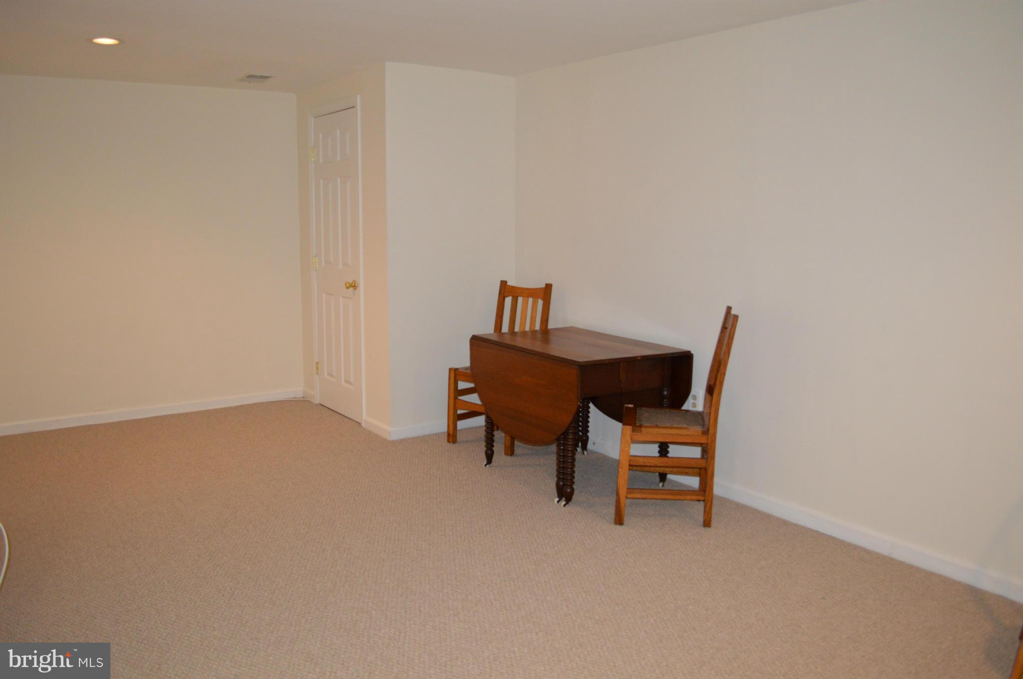 11878 Abercorn Court Reston, VA 20191 - Photo 11 of 13 Interior (General)