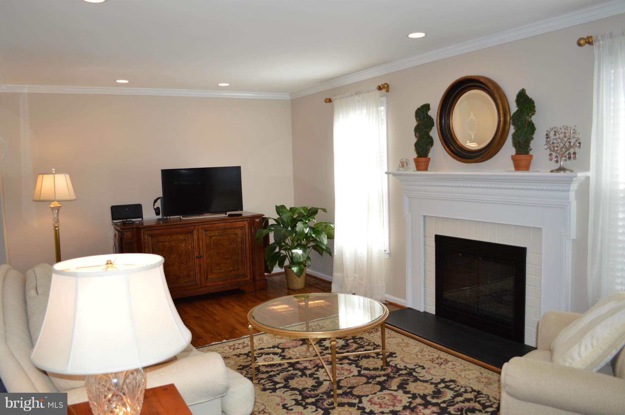 11878 Abercorn Court Reston, VA 20191 - Photo 6 of 13 Interior (General)