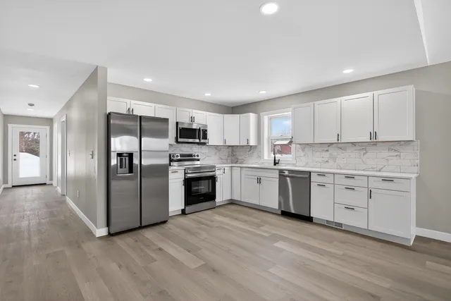 $299,900 | 13945 Northmoor Drive, Cement City, MI 49233