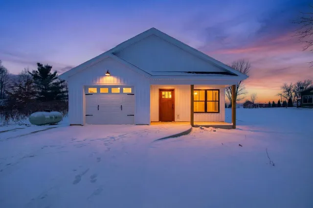 $299,900 | 13945 Northmoor Drive, Cement City, MI 49233