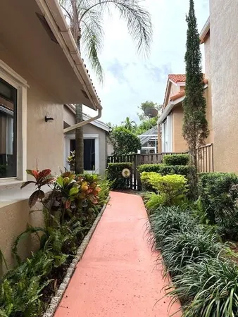 $3,900 | 10110 Northwest 5th Street, Plantation, FL 33324