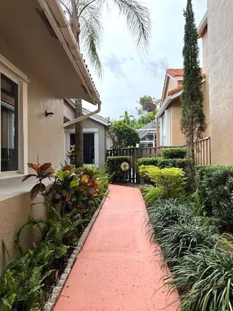$3,900 | 10110 Northwest 5th Street, Plantation, FL 33324