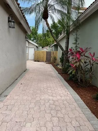 $3,900 | 10110 Northwest 5th Street, Plantation, FL 33324