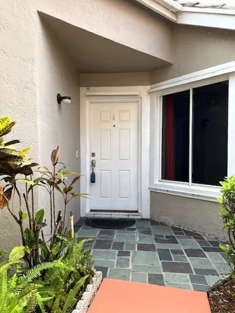 $3,900 | 10110 Northwest 5th Street, Plantation, FL 33324