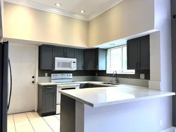 $3,900 | 10110 Northwest 5th Street, Plantation, FL 33324