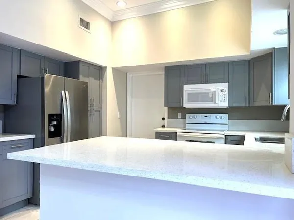 $3,900 | 10110 Northwest 5th Street, Plantation, FL 33324