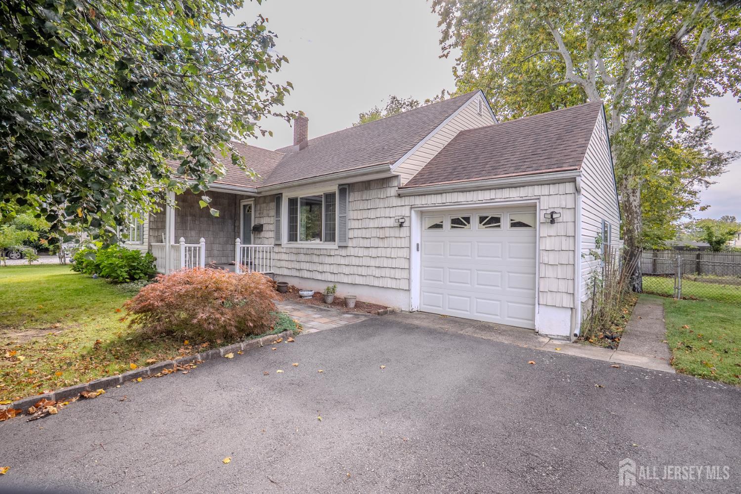 499 Old Stage Road Spotswood, NJ 08884 - Photo 3 of 18 Gallery Image 3