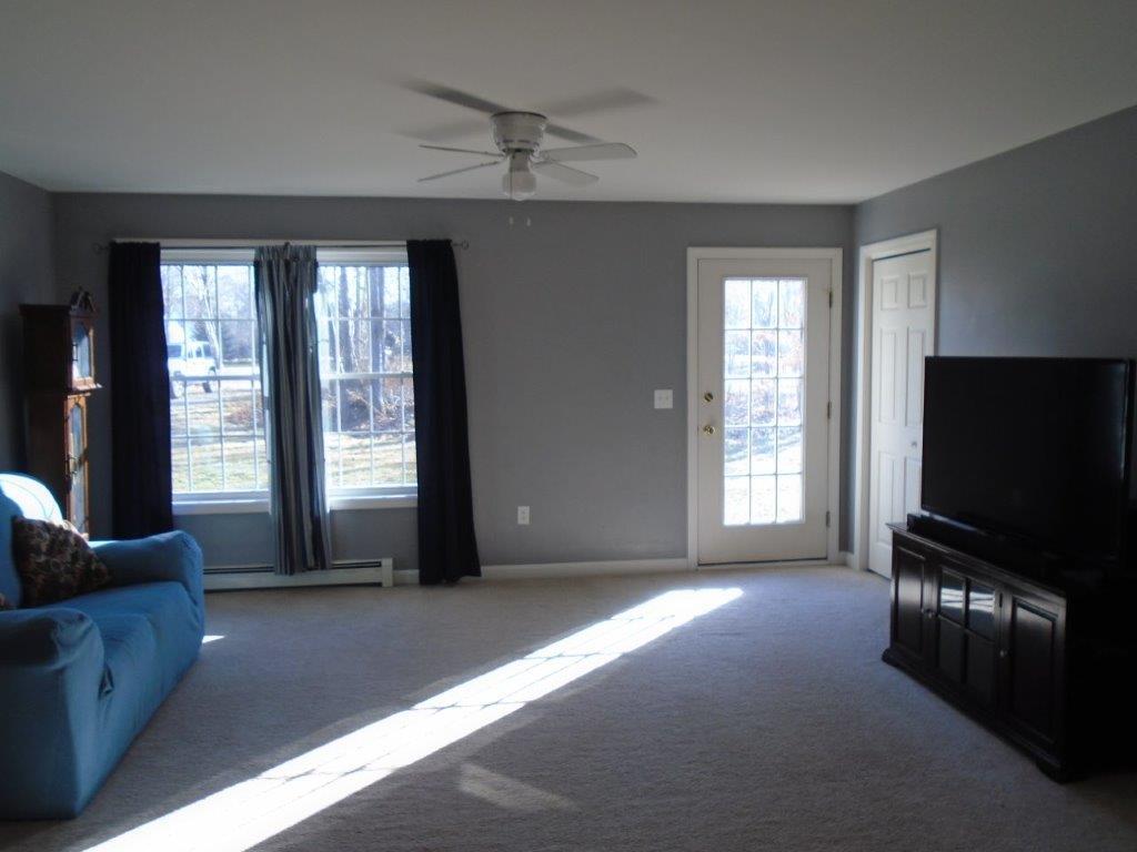 101 Town Farm Road Sidney, ME 04330 - Photo 13 of 35 Living Room