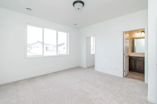 $383,888 | 2566 69th Avenue South, Fargo, ND 58104