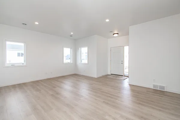 $383,888 | 2566 69th Avenue South, Fargo, ND 58104