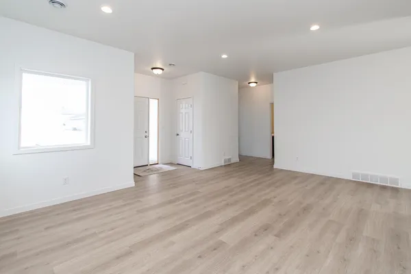 $383,888 | 2566 69th Avenue South, Fargo, ND 58104