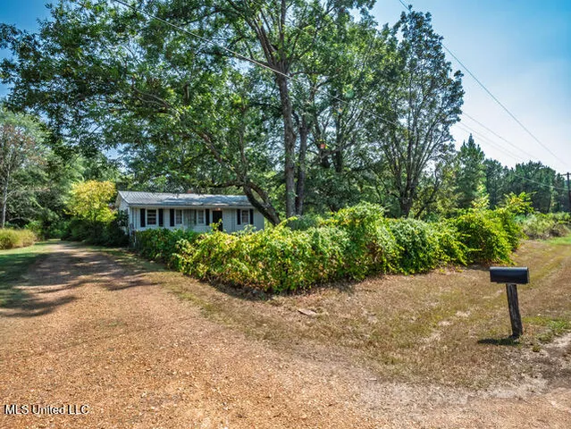 $165,000 | 2617 Belmont Road, Sardis, MS 38666