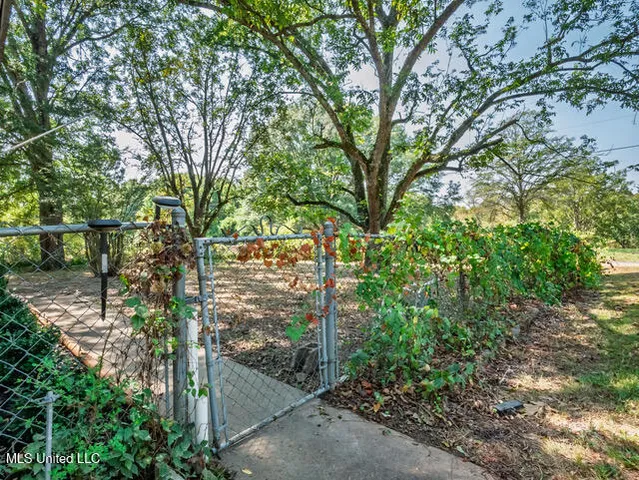 $165,000 | 2617 Belmont Road, Sardis, MS 38666