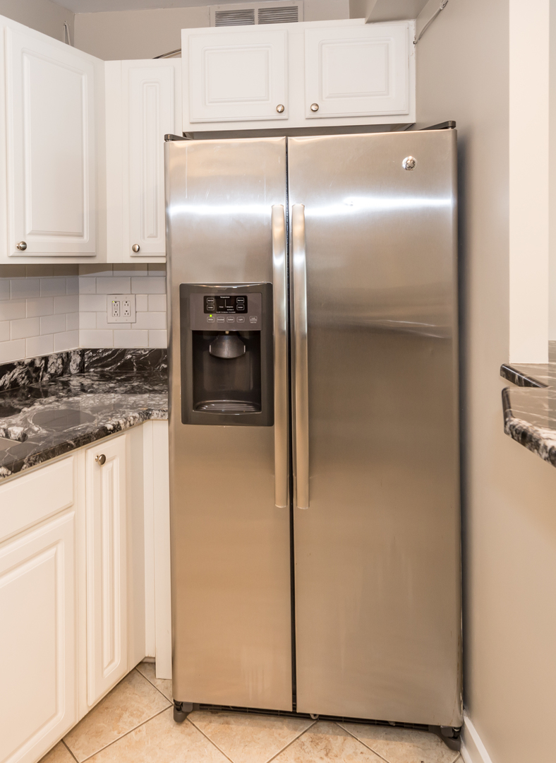 211 East Ohio Street, Unit 2402 Chicago, IL 60611 - Photo 11 of 22