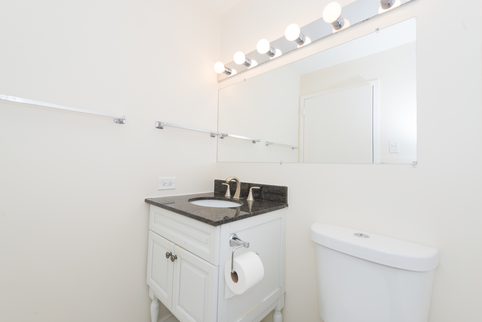 211 East Ohio Street, Unit 2402 Chicago, IL 60611 - Photo 12 of 22