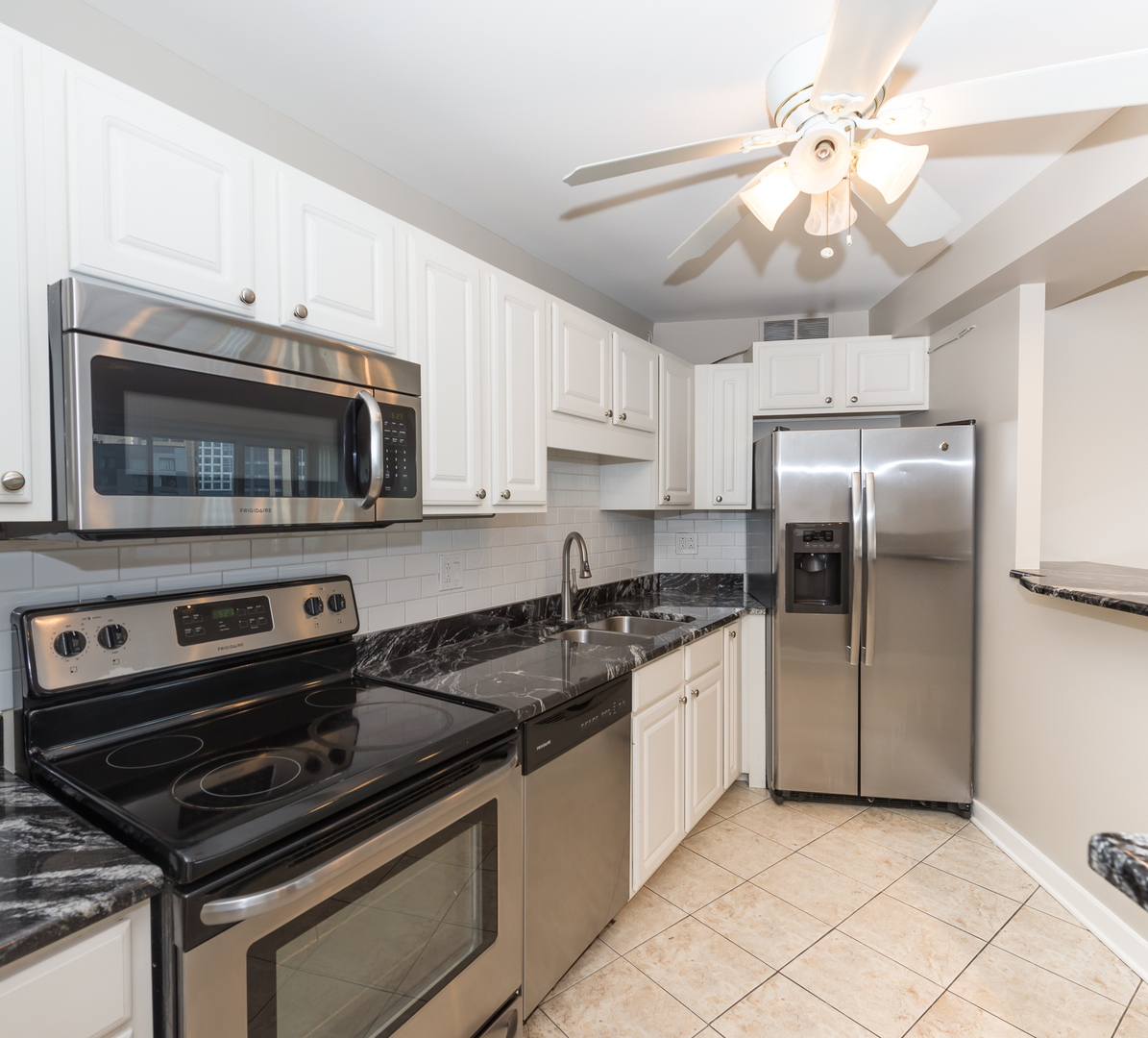 211 East Ohio Street, Unit 2402 Chicago, IL 60611 - Photo 9 of 22