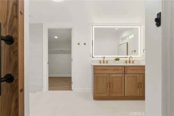 $1,225,000 | 6539 Noble Avenue, Van Nuys, CA 91411