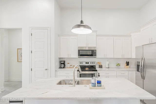 $4,000 | 404 East Martial Avenue, Lafayette, LA 70508