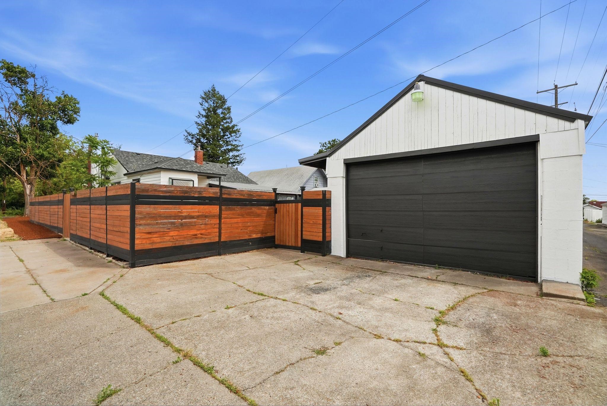 4227 North Post Street Spokane, WA 99205 - Photo 2 of 43