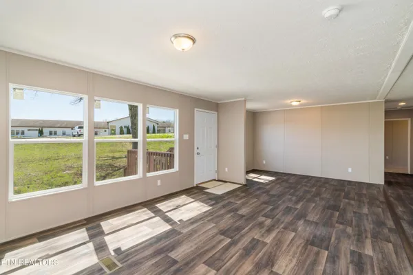 $1,700 | 456 West Outer Drive, Oak Ridge, TN 37830