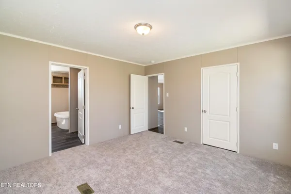 $1,700 | 456 West Outer Drive, Oak Ridge, TN 37830