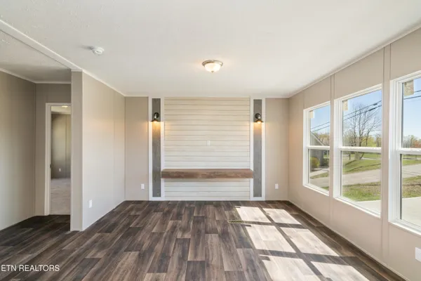 $1,700 | 456 West Outer Drive, Oak Ridge, TN 37830