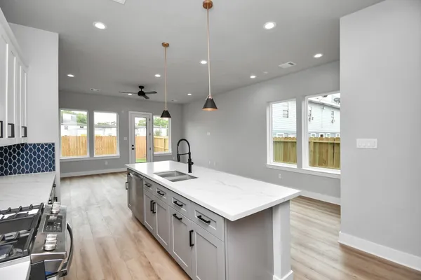 $364,000 | 6817 Peerless Street, Houston, TX 77021