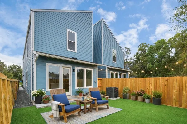 $364,000 | 6817 Peerless Street, Houston, TX 77021