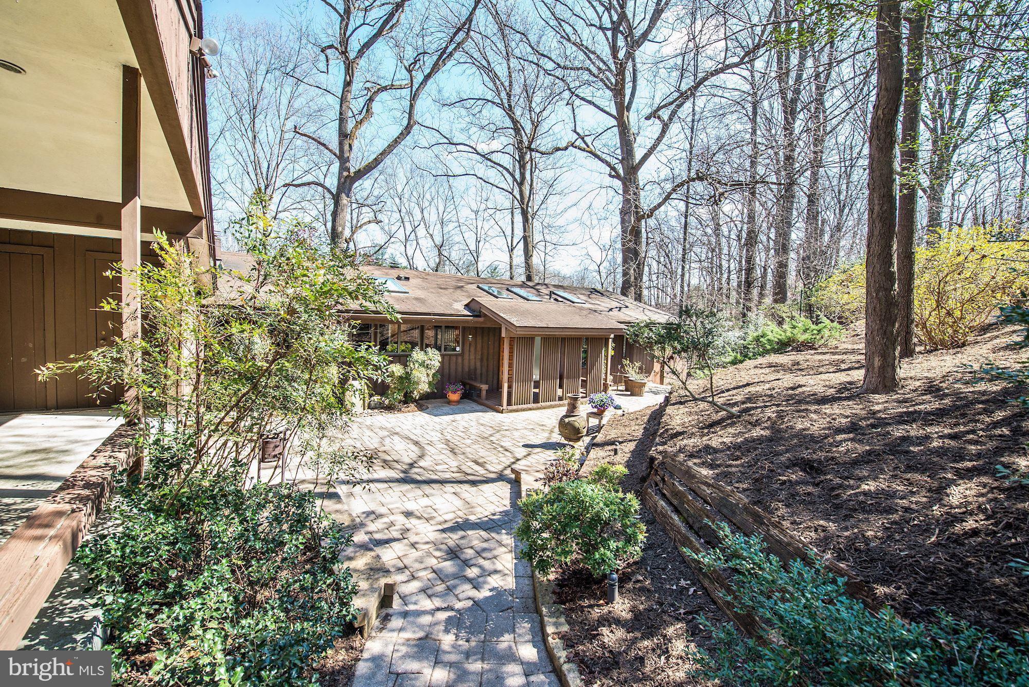 981 Saigon Road McLean, VA 22102 - Photo 1 of 46 Tranquil Oasis within easy commute to DC