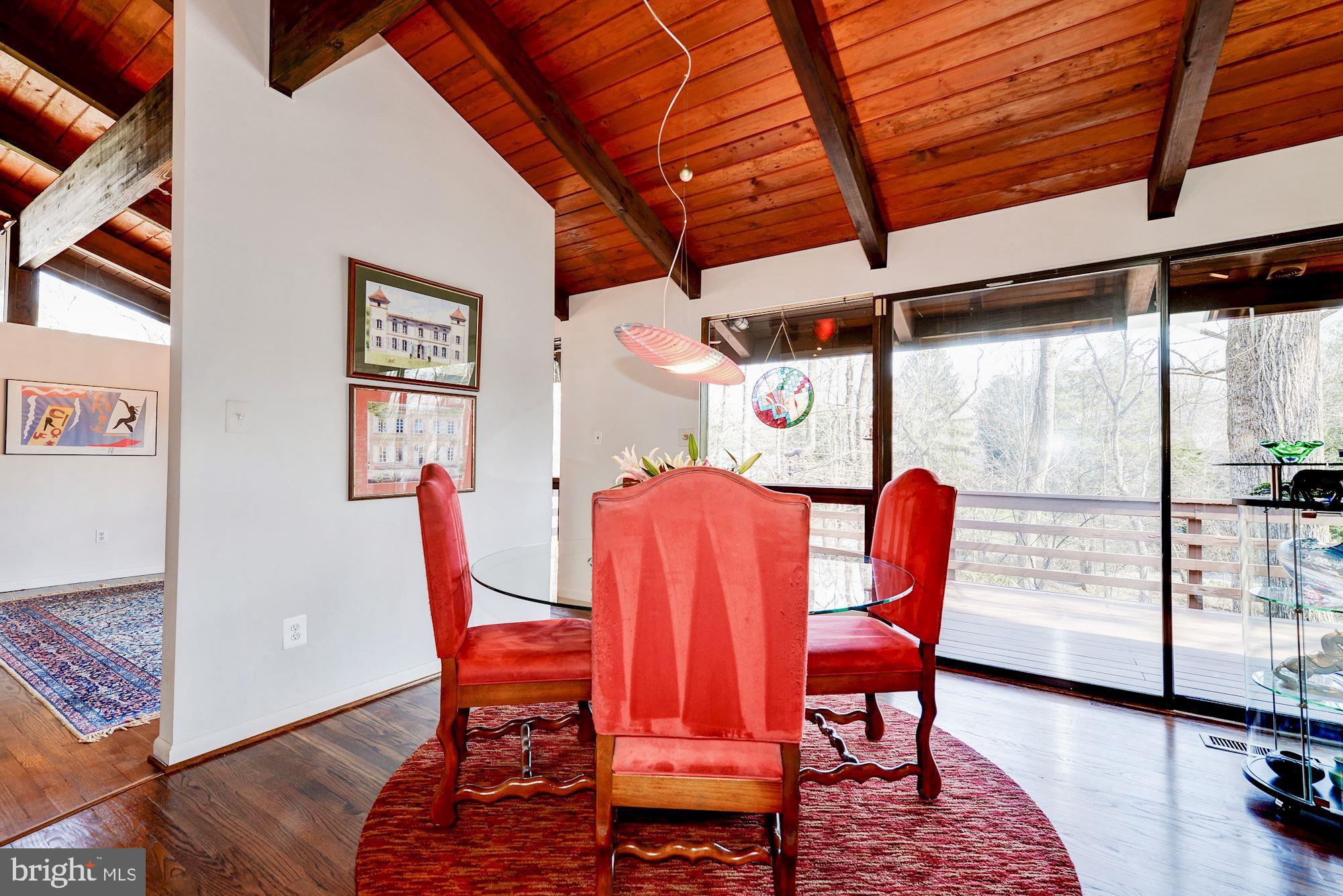 981 Saigon Road McLean, VA 22102 - Photo 11 of 46 Informal dining