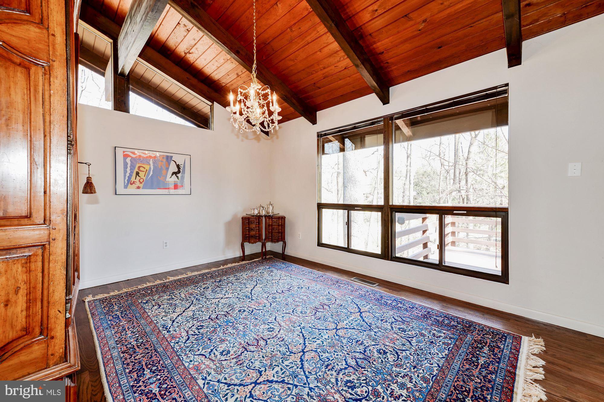981 Saigon Road McLean, VA 22102 - Photo 18 of 46 Formal Dining Room space