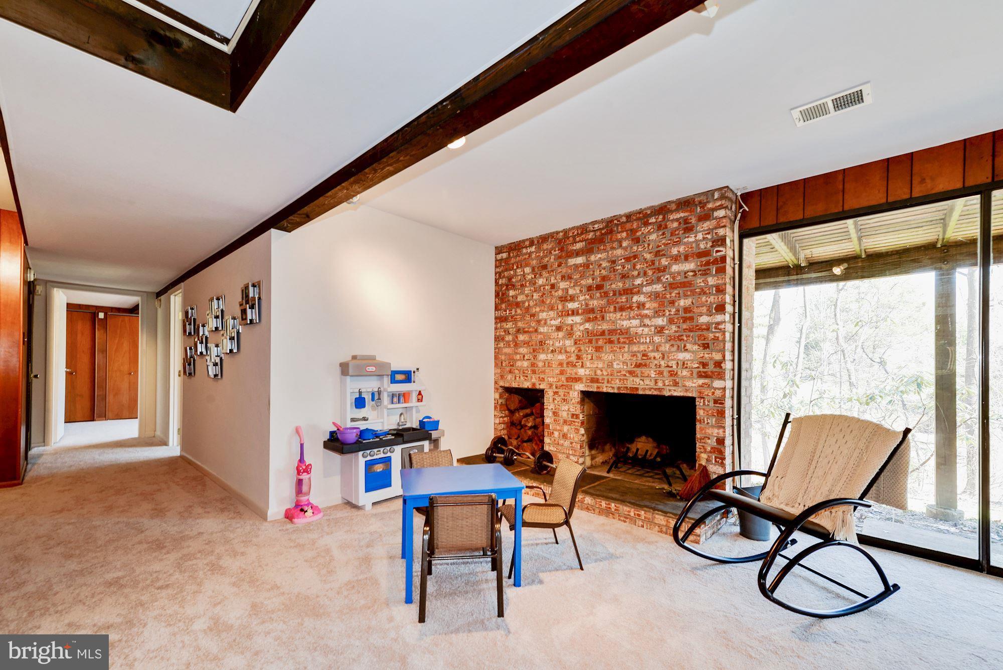 981 Saigon Road McLean, VA 22102 - Photo 35 of 46 Walk out Recreation Room/Family Room