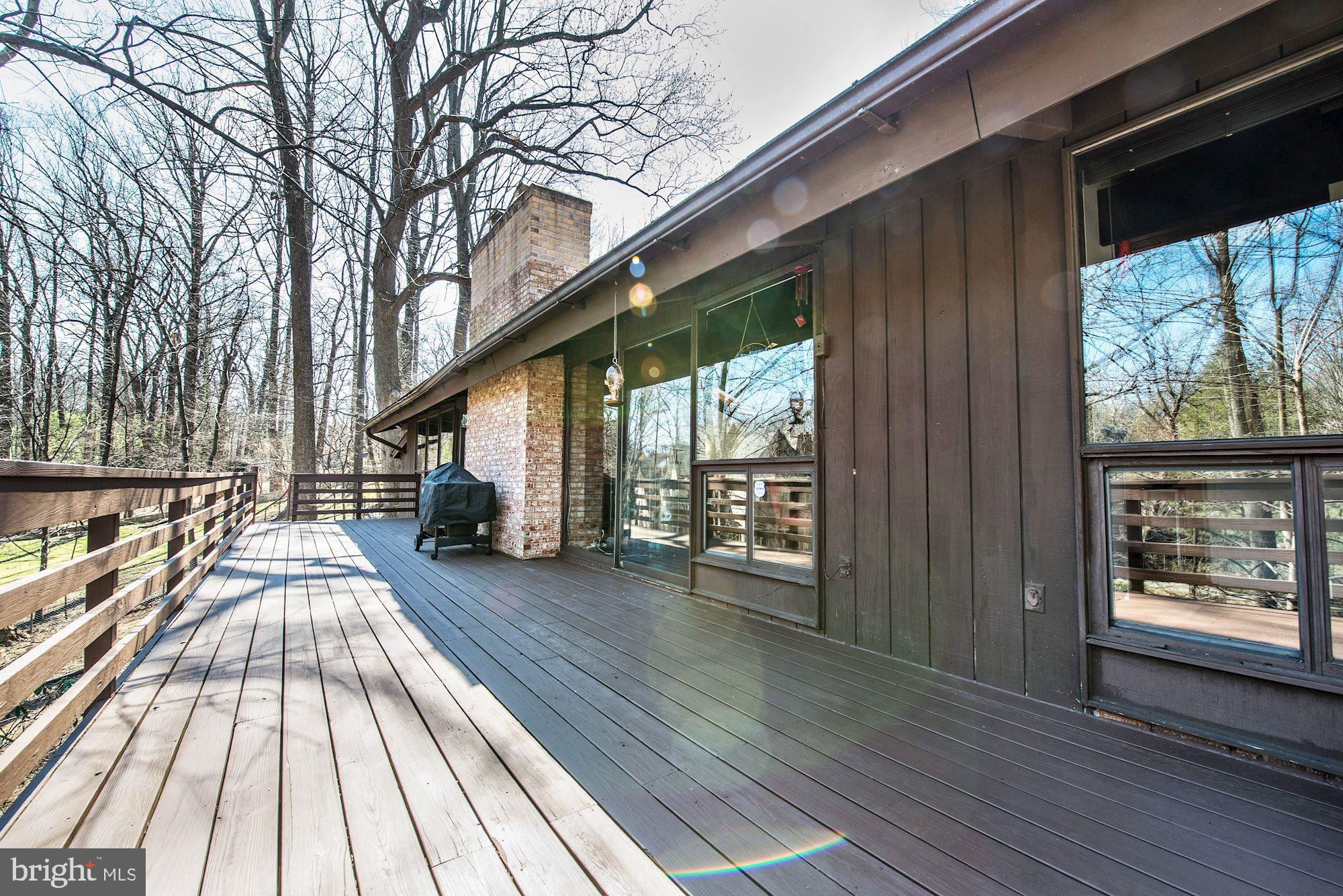 981 Saigon Road McLean, VA 22102 - Photo 43 of 46 Deck off Great Room - perfect for BBQs