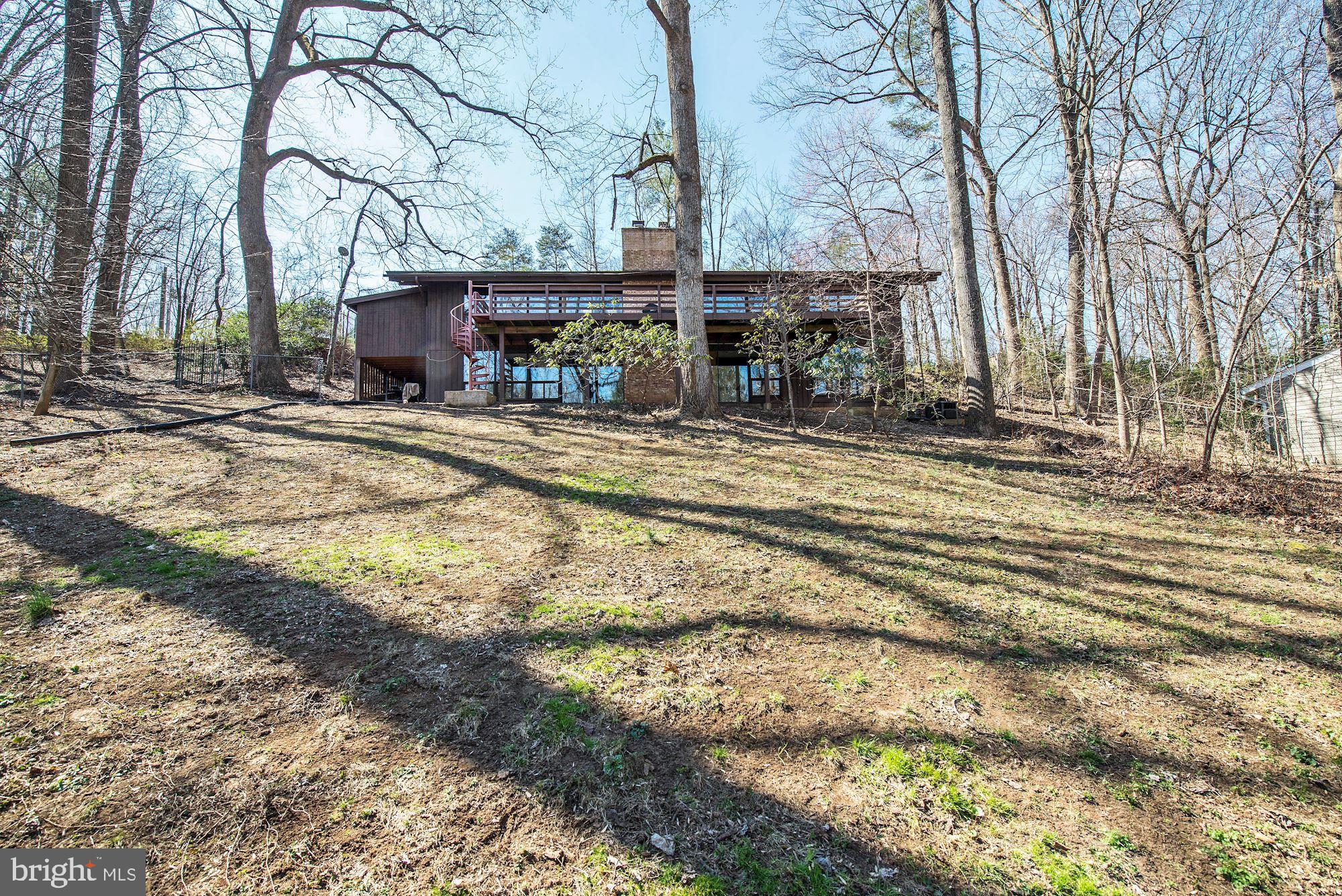 981 Saigon Road McLean, VA 22102 - Photo 45 of 46 Back yard