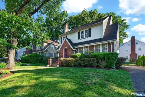 $825,000 | 400 Elmwood Avenue, Maplewood, NJ 07040
