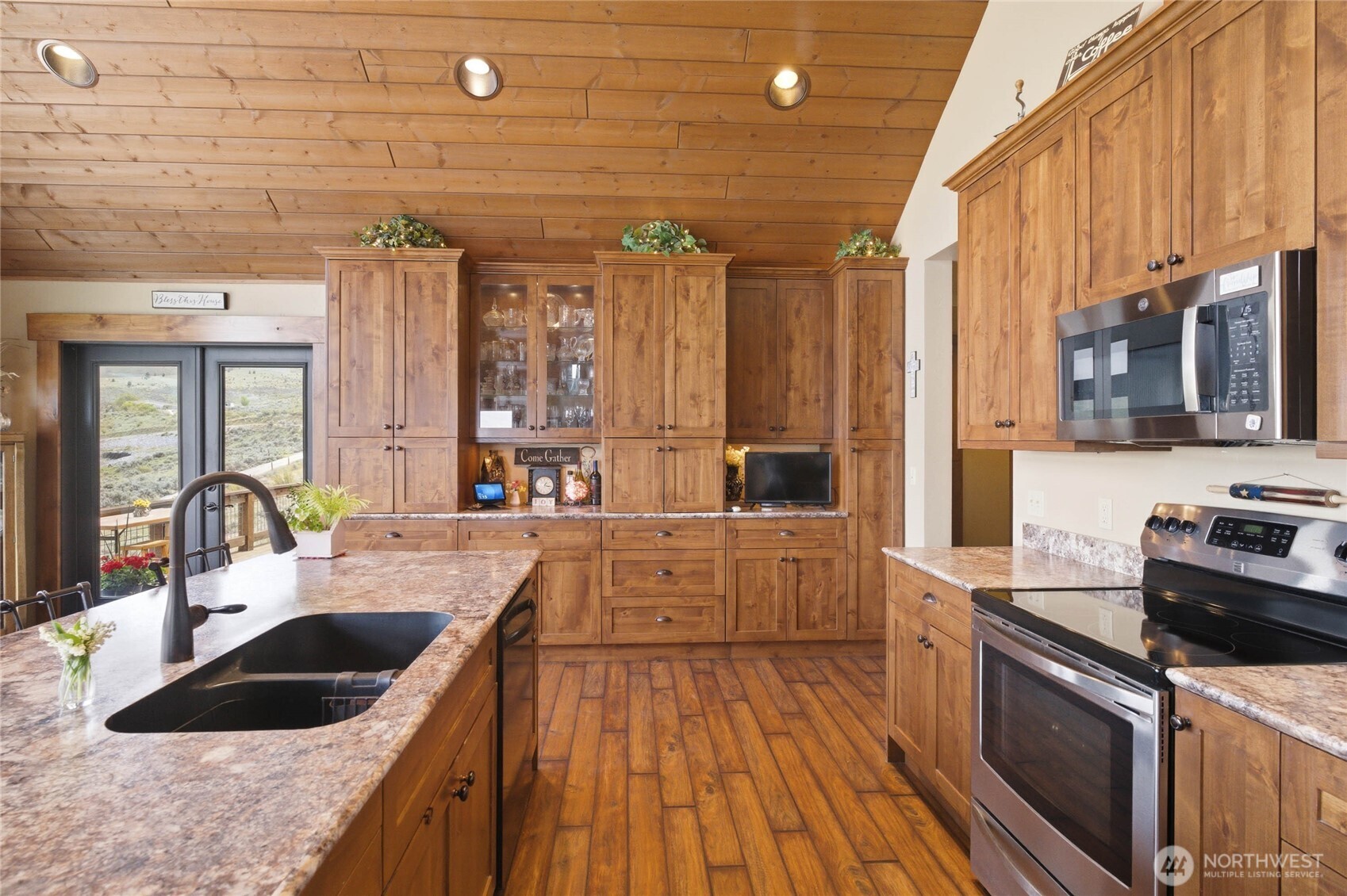 240 Little Butte Ranch Road Chelan, WA 98816 - Photo 12 of 39