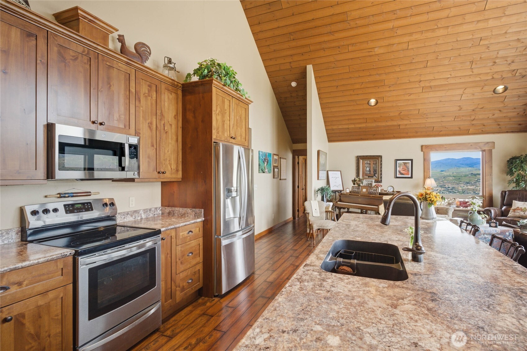 240 Little Butte Ranch Road Chelan, WA 98816 - Photo 13 of 39
