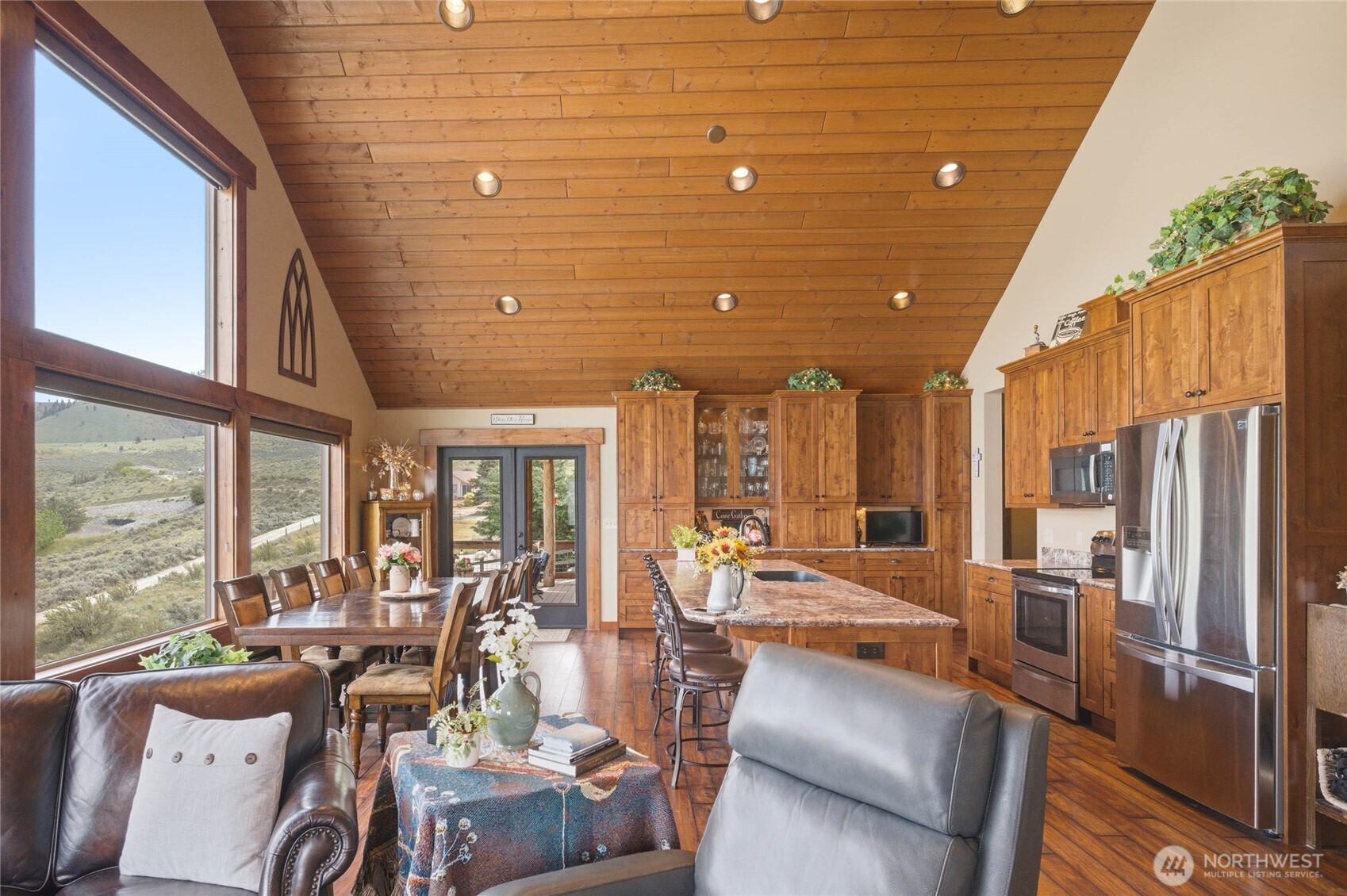 240 Little Butte Ranch Road Chelan, WA 98816 - Photo 8 of 39