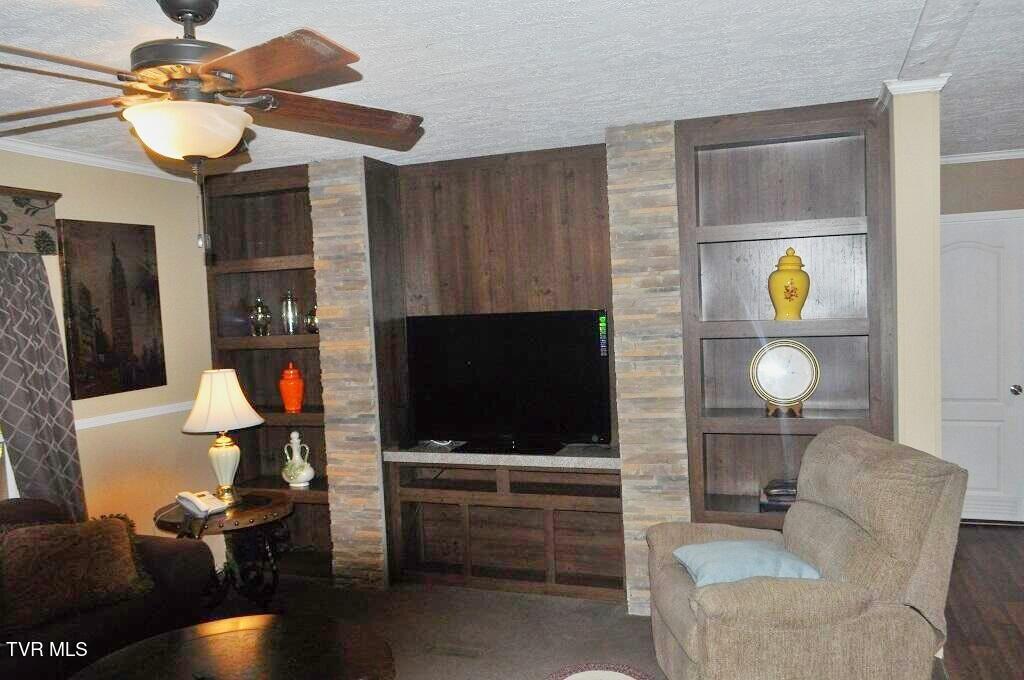 6004 Powell River Road Norton, VA 24273 - Photo 4 of 13 living room1