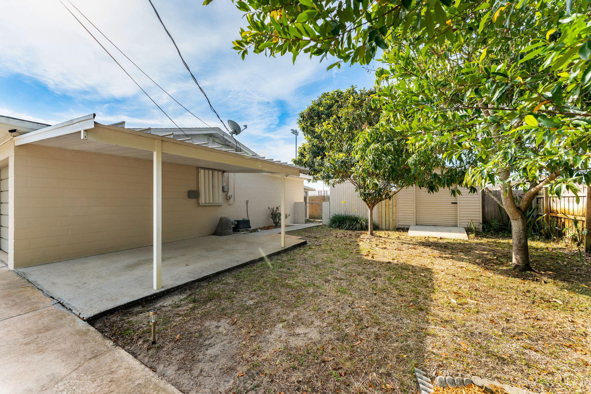 113 Dudley Drive Rockledge, FL 32955 - Photo 5 of 38 Large Side Yard