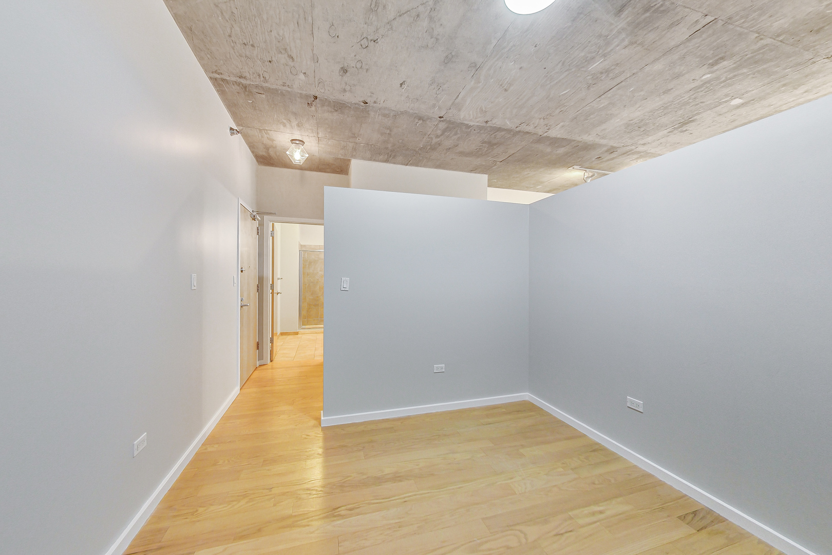 321 South Sangamon Street, Unit 408 Chicago, IL 60607 - Photo 23 of 31 a view of hallway