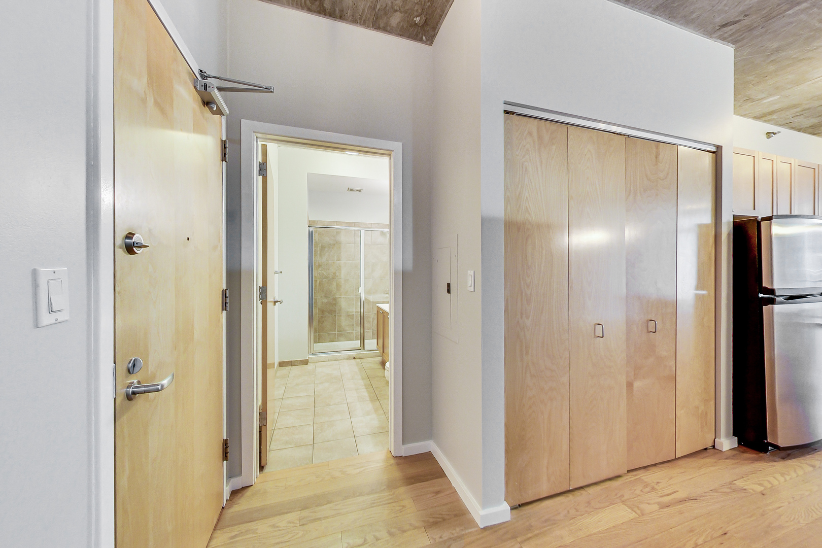 321 South Sangamon Street, Unit 408 Chicago, IL 60607 - Photo 6 of 31 a bathroom with a glass door shower