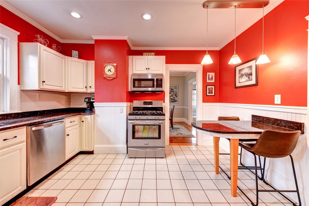 93 Lyndon Road Cranston, RI 02905 - Photo 18 of 47 Gallery Image 18